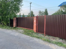 Механические ручные откатные ворота с калиткой